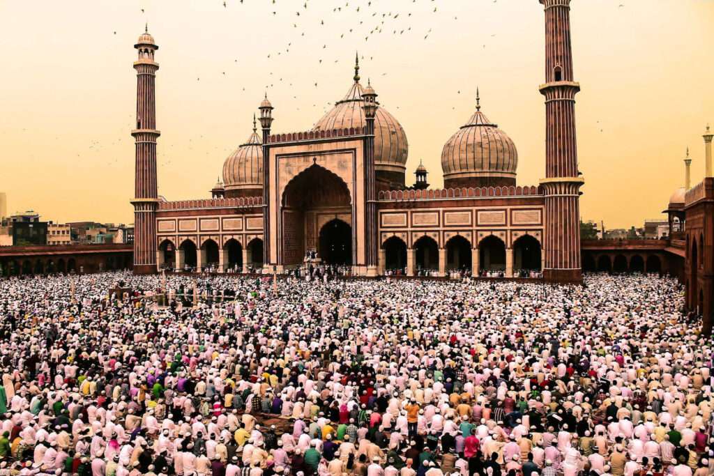 Jama Masjid, a beautiful mosque in Delhi, invites you to explore its peaceful surroundings and rich history. The Jama Masjid is a central attraction for tourists who book one-day Delhi city tour packages by car.